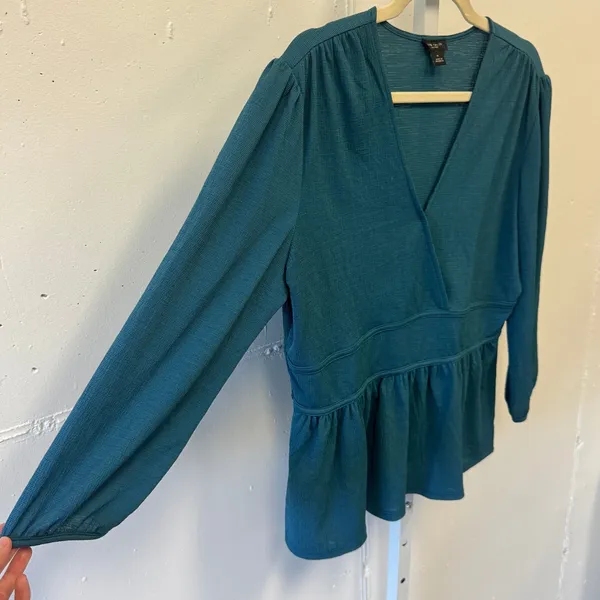 Ann Taylor Factory Teal Blue V-Neck Peplum Top Long Sleeve Blouse Size M 491073 - Image 3