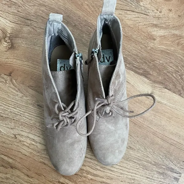 DV Dolce Vita wedge heel ankle booties‎ - Image 9