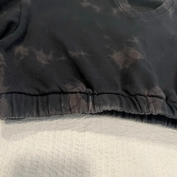 Alphalete v neck pullover cropped hoodie size M black tie dye - Image 4
