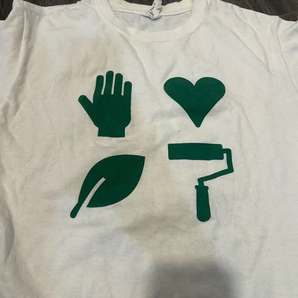 Starbucks volunteer White T-Shirt with Green Graphic - Image 2