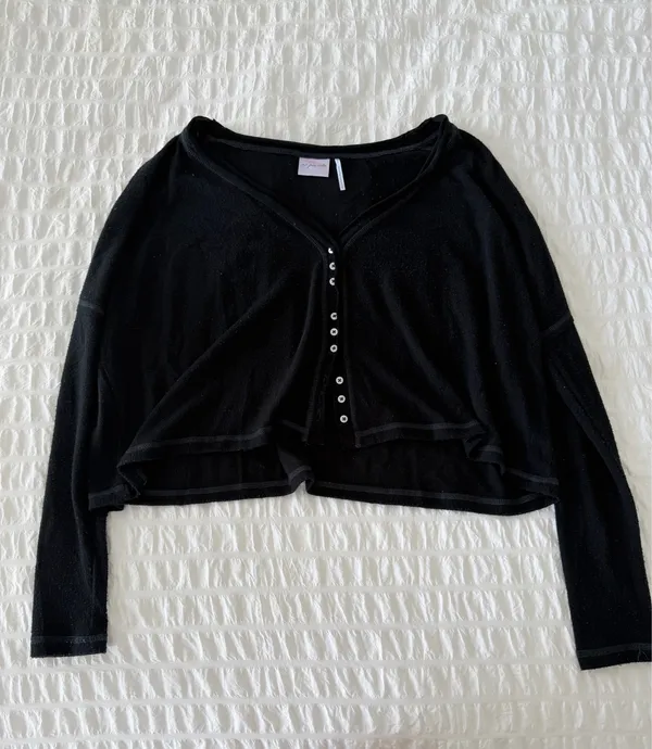 Urban Outfitters Sweater - Image 2