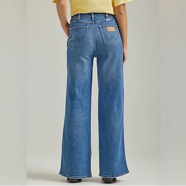 NWT Wrangler Bonnie 683 Loose Flare Jeans Women’s Size 27 32” Inseam Medium Wash - Image 3