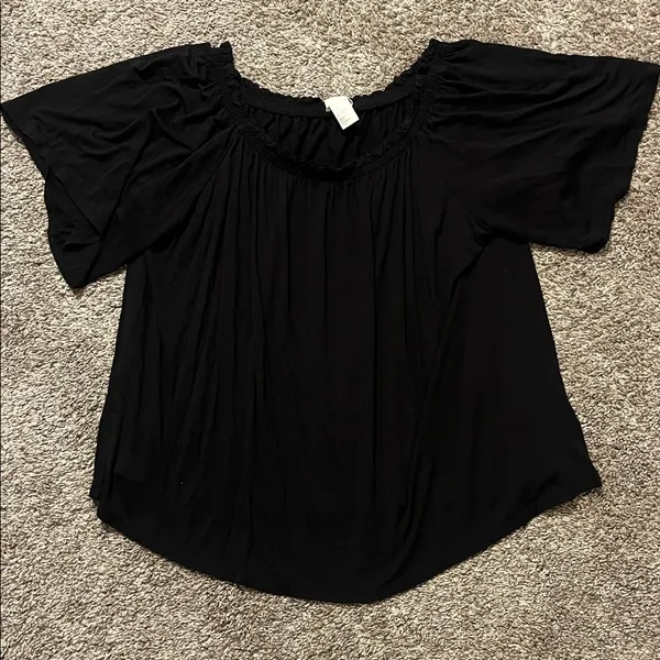 H&M Women’s Black Off The Shoulder Flare‎ Sleeve Ruffle Trim Blouse Small - Image 6