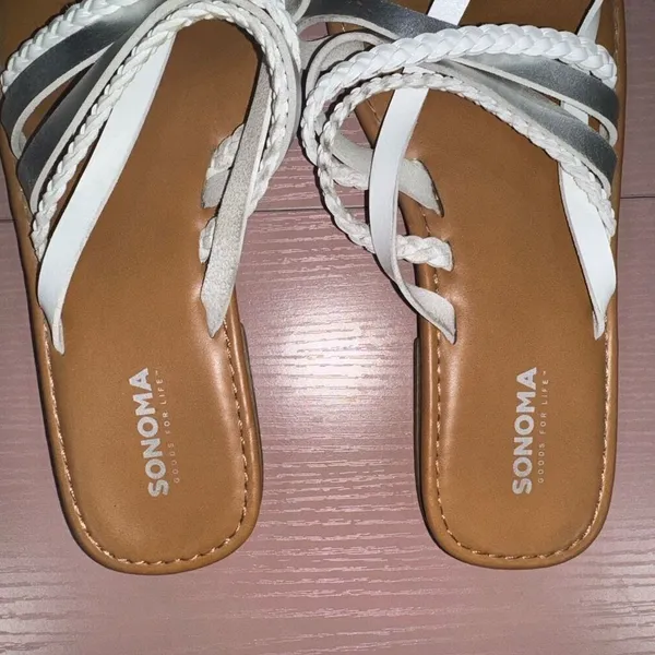 Sonoma Goods for Life White & Tan Flip Flop Sandal Thongs Size medium - Image 3