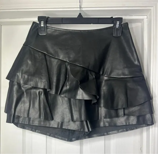 Vestique Leather Skort - Image 2
