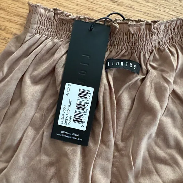 Lioness skirt - Image 4