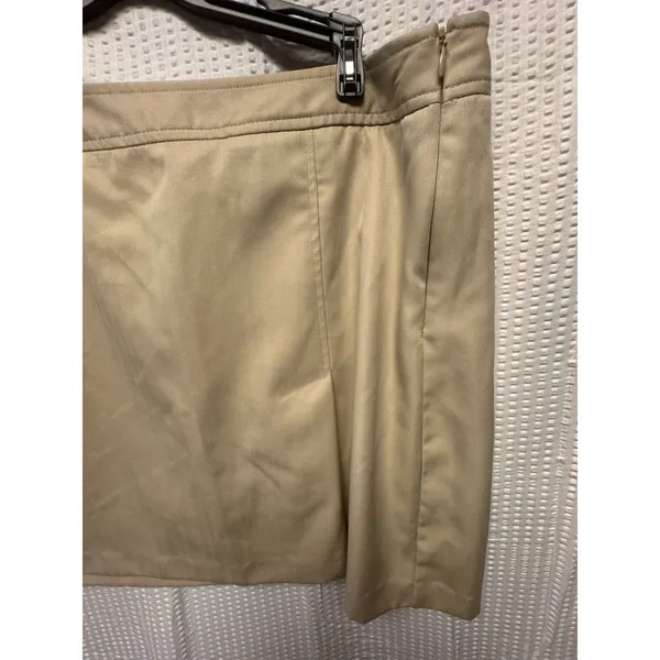 IZOD Women's Golf 2 piece Polo Skort‎ Set Tan White Zip Pockets Comfort Classic - Image 11