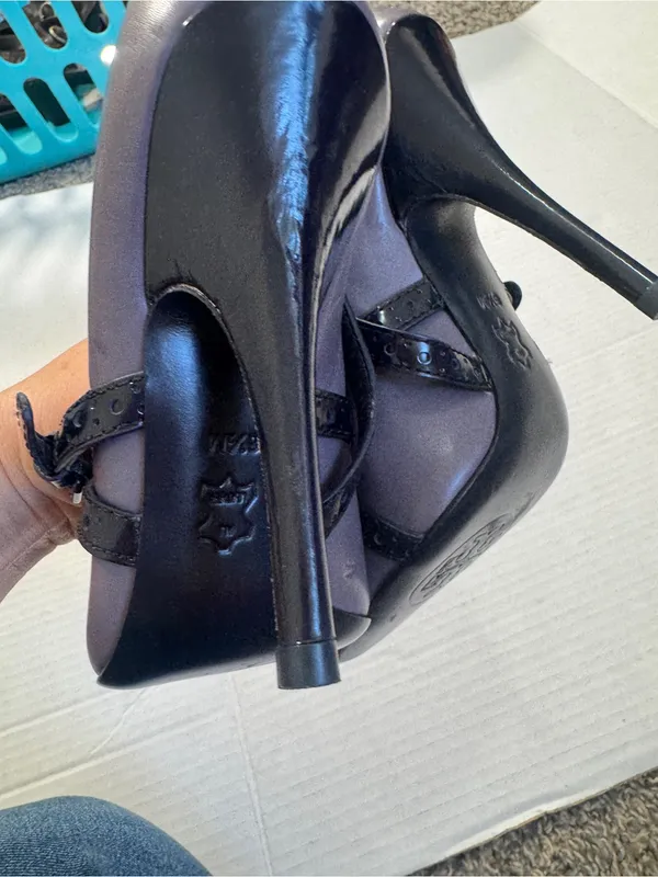 Tory Burch Judith Black Grey Leather Strappy Stiletto Heels Womens 6.5 Pointed - Image 3