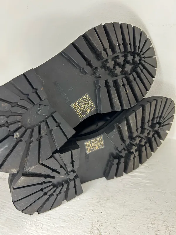 Free People Shoes Black Slip-On Velvet size 7 - Image 8