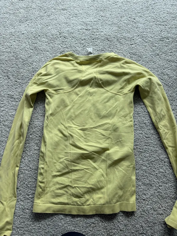 Athleta Top Long Sleeve - Image 2