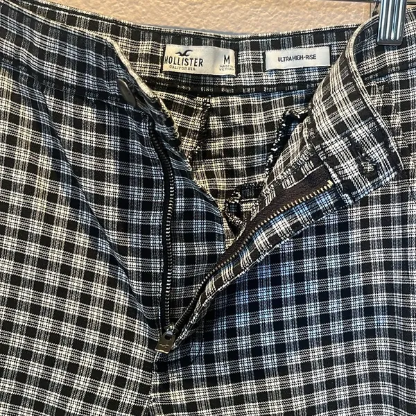 Hollister Women’s Black and White Plaid Stretchy Pants Medium Ultra High Rise - Image 8