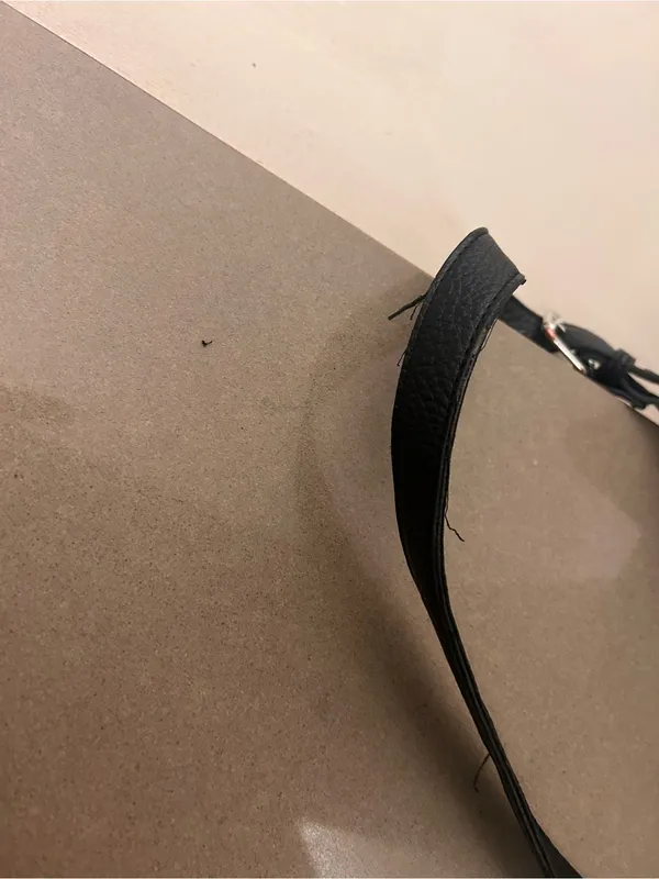 London Fog Black Pebbled Leather Shoulder Bag Preowned - Image 8
