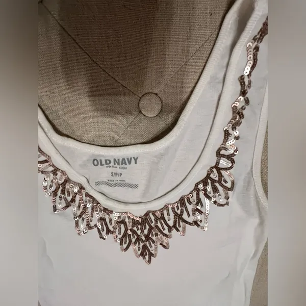 Old Navy sequined Tank- Size Small - Image 3