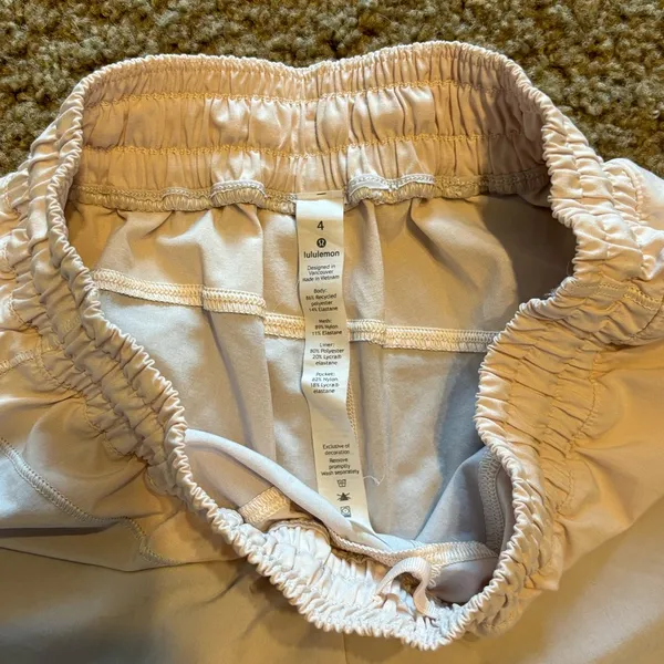 Lululemon Hotty Hot Shorts Butter Pink / Light Chrome Size 4 - Image 8