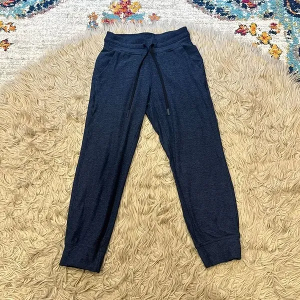 Lululemon Ready to Rulu Jogger Crop Sweats size 4 - Image 3