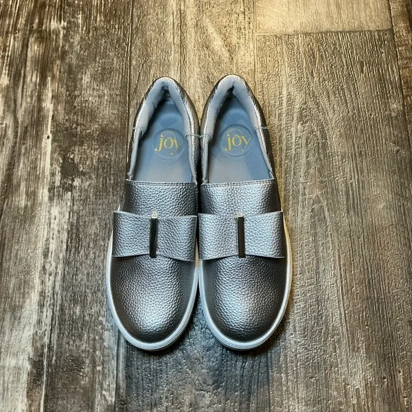 Joy Leather Silver Slip-On Women's Shoes Size 6.5 - Image 16