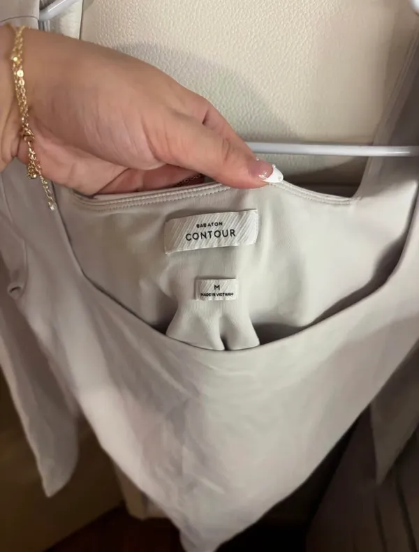 aritzia contour bodysuit babaton long sleeve - Image 3