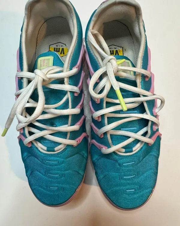 Vapormax Plus Easter Size 8.5 - Image 2