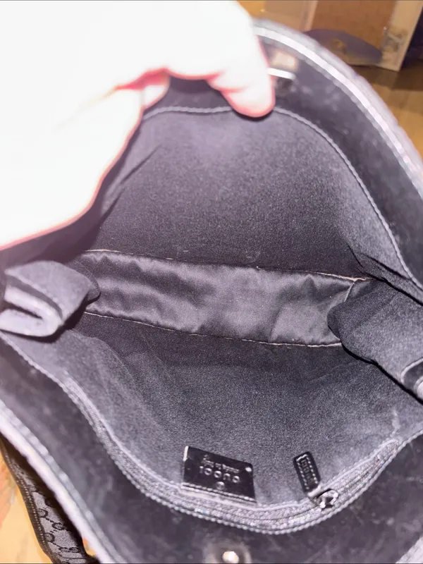 Gucci Black GG Canvas Crossbody Bag - Image 8