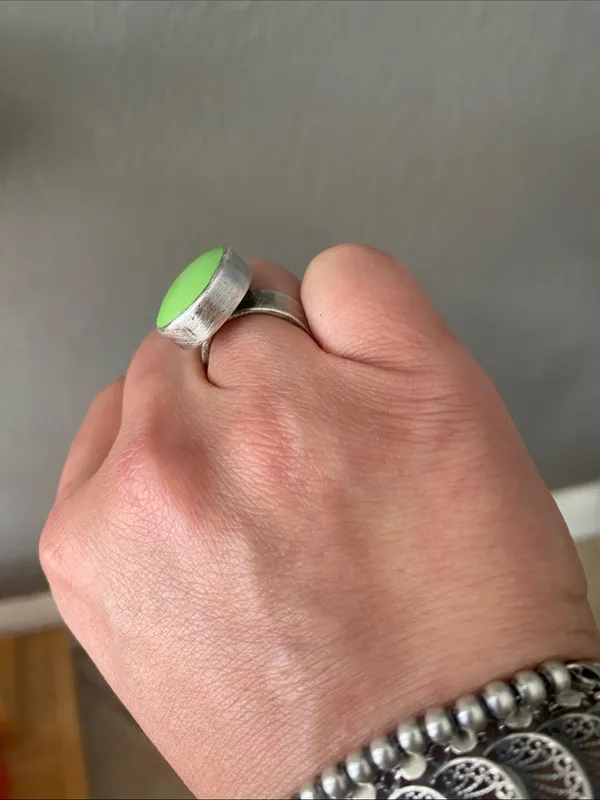 Green Silver Sea Glass estate vintage ring size 6 - Image 5