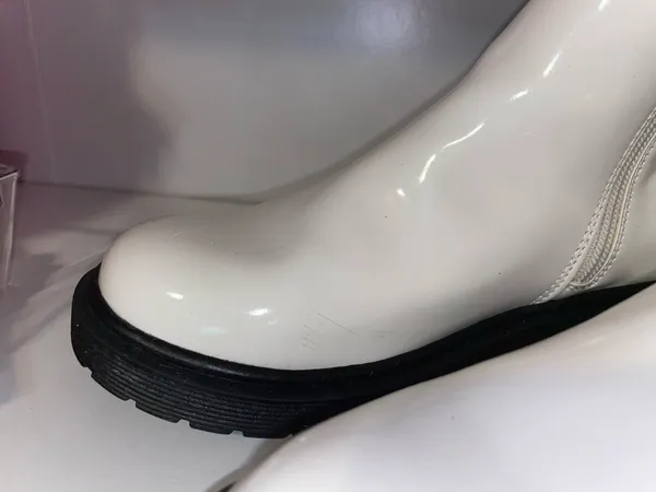 Steve Madden Chelsea Boots - Image 3