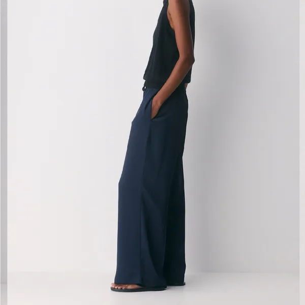 Aritzia Wilfred The Lodge Pant Crepette Navy Admiral - Image 2