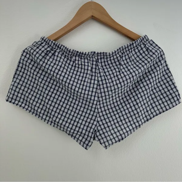 Brandy Melville navy and white shorts - Image 4