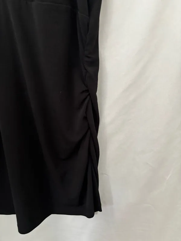 Bisou Bisou Stretchy Black V-Neck Short Sleeve Dress - Image 3