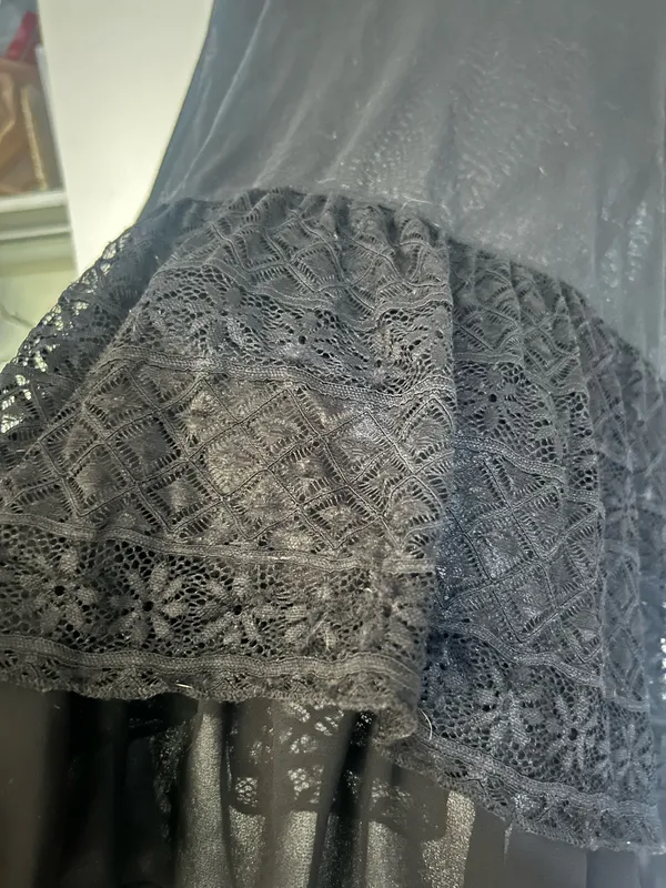 Black lace hem sheer dress - Image 3