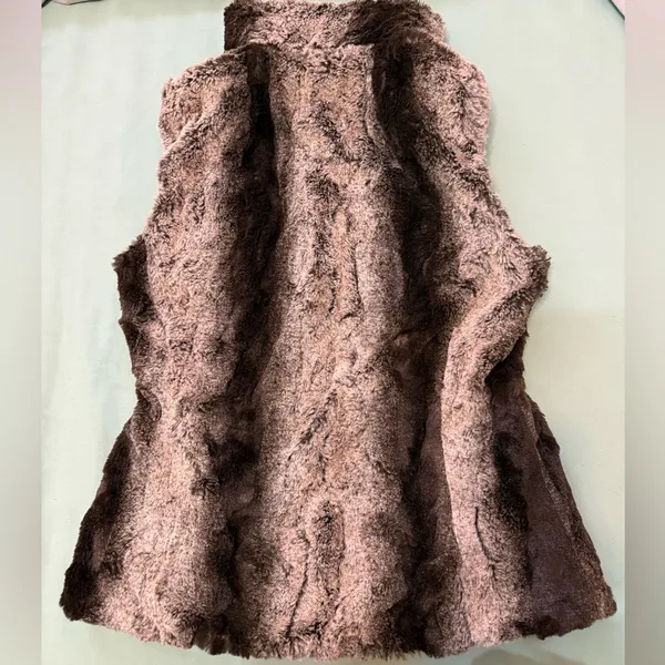 Faux Fur Vest in Brown and Cream 4 - Image 2