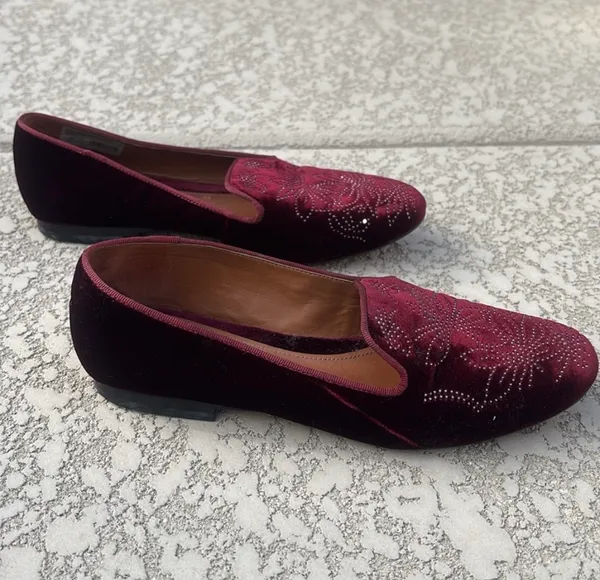 Schutz Burgundy Velvet Loafers Size 6 B Studded Slip On Flats Preppy - Image 2