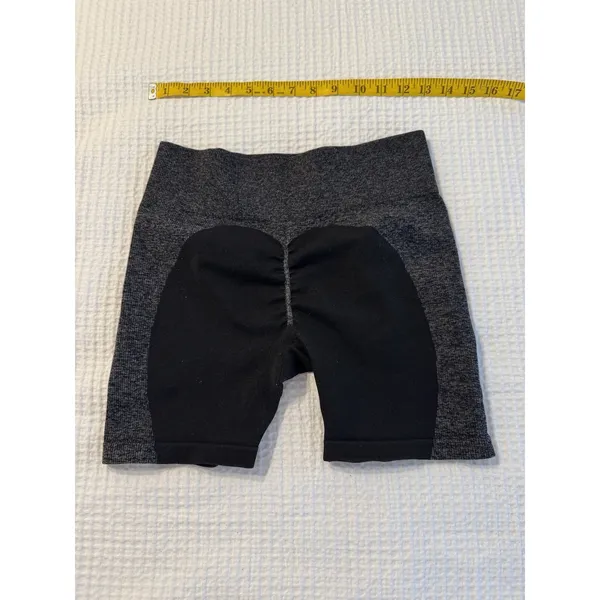 Chloe Ting Biker Shorts Size Medium Ribbed Yoga Athletic Workout - Image 3