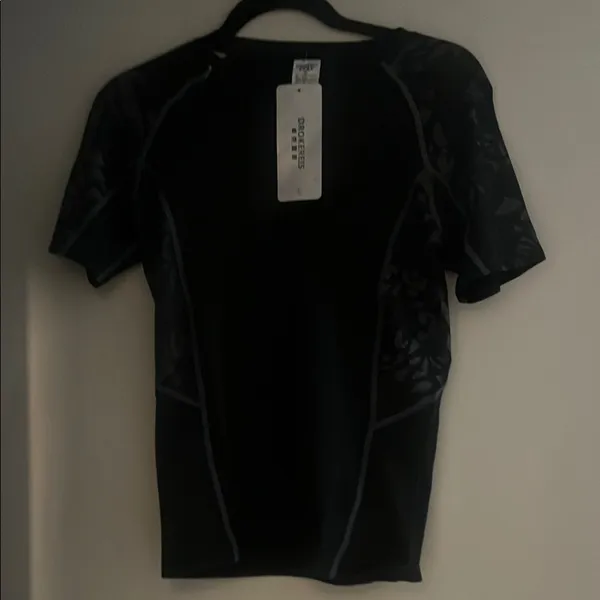 Drokereis Black Athletic swim top Small - Image 6