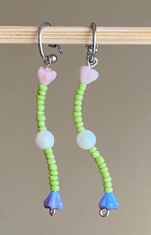 Handmade quality Czech glass beads pearl/flower & seed beads unique earrings💚🌞🤍🍃2WAY!! - Image 2