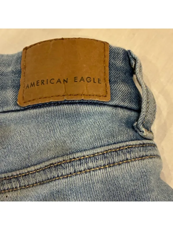 American Eagle Womans Pride Rainbow Stitched Light Wash Distressed Shorts Sz 2 - Image 7