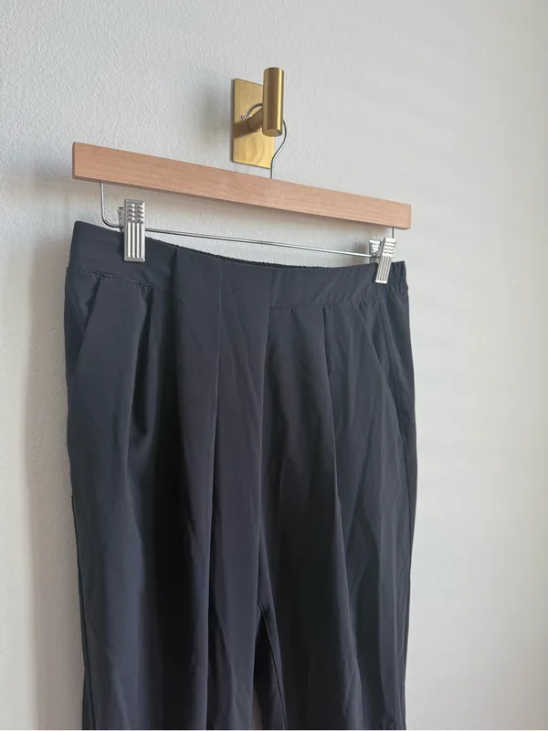 Lululemon Keepsake Pant Black Tapered Lightweight Pants Size 6 - Image 7