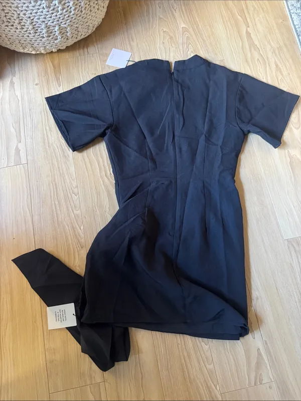 superdown Black Short Sleeve Dress - Image 4