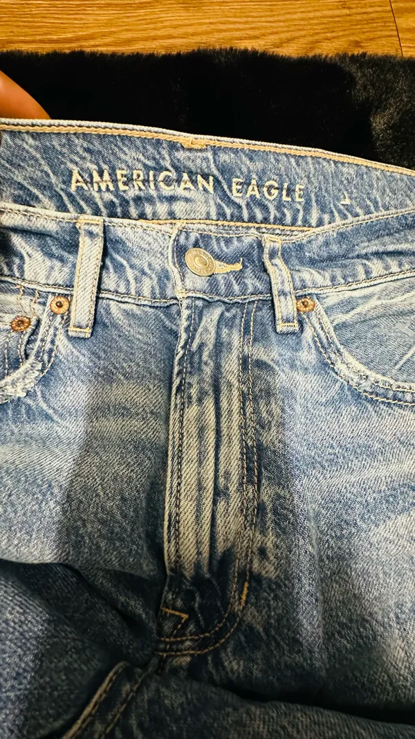 American Eagle Super High Rise Baggy Wide Leg Jeans – Light Wash - Image 7