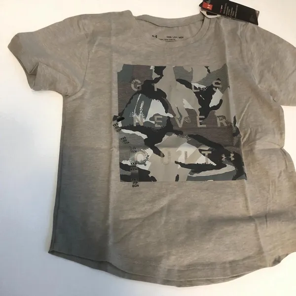 Under Armour T-Shirt Girls Never Quit Gray Camo HeatGear NWT YXS Sporty Athletic - Image 2