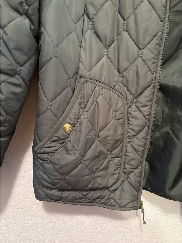 Eddie Bauer Quilted Olive‎ Green Jacket with Snap and Zipper Closure - Image 9