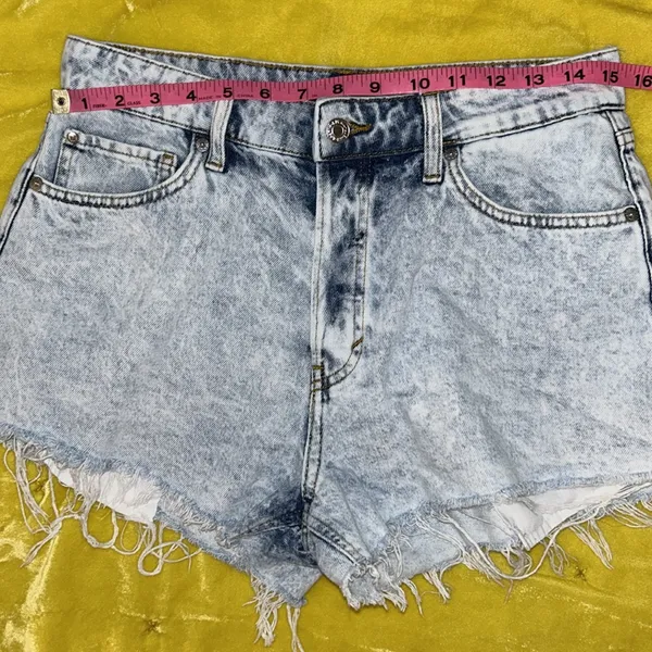 & Denim Short Cheeky Size 10 Curvy Fit Jean Shorts - Image 12