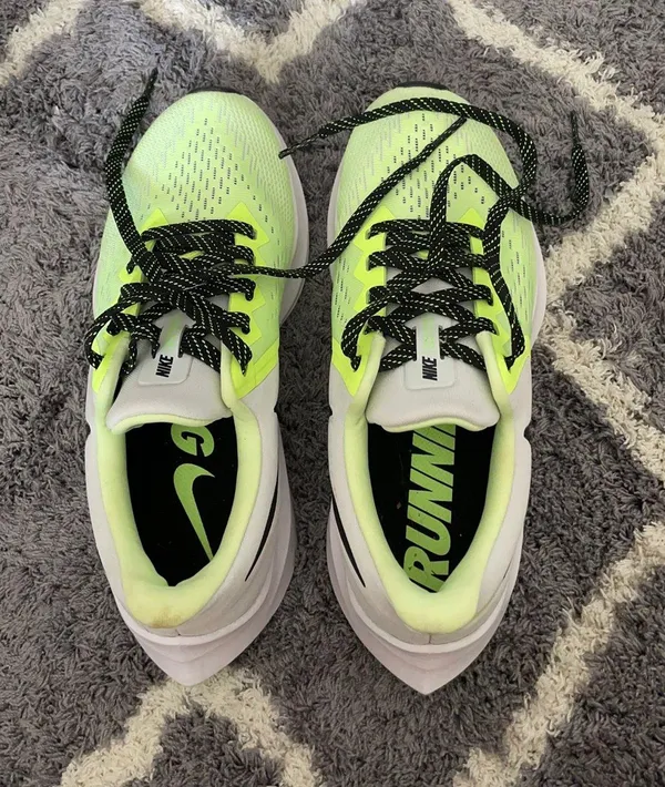Running Shoes - Image 2
