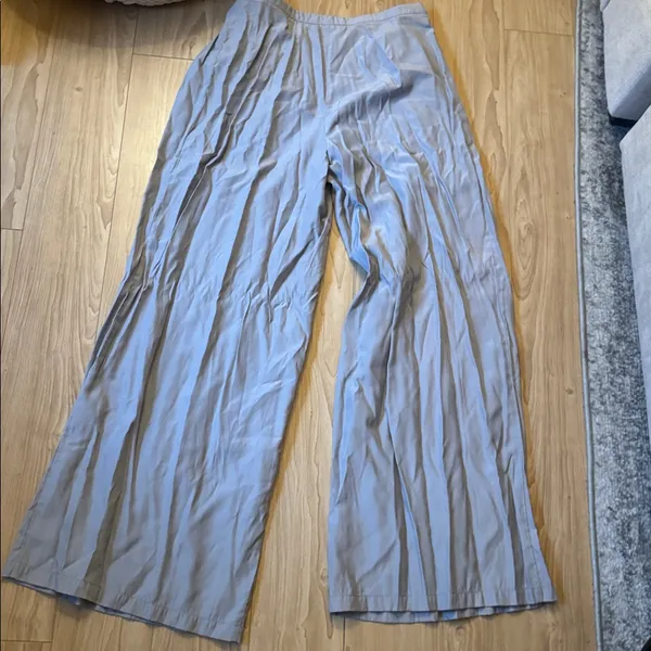 Women's Gray Wide-Leg Pants - Image 3