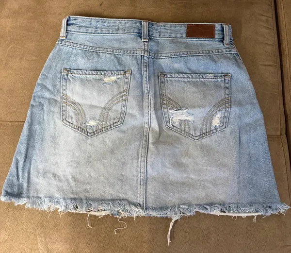 Hollister Distressed Denim Mini Skirt - Image 4