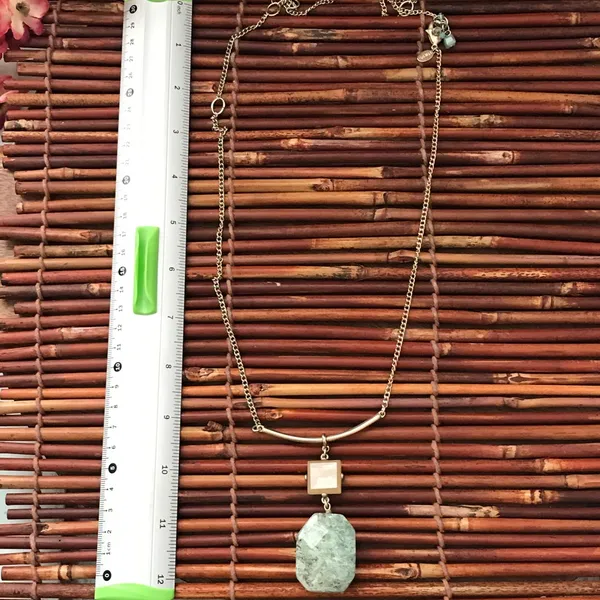 Chico’s Long Gold Tone Necklace Green Stone - Image 6