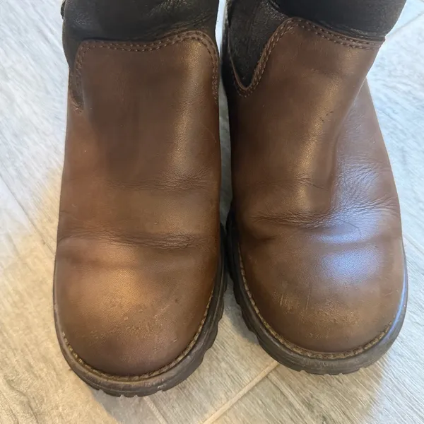 UGG Brooks Tall Leather Shearling Flat Boots 5490 Size 7 Women's Winter Warm - Image 4