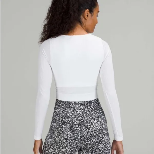 Lululemon Ebb To Street Long Sleeve Top White Ribbed Built In Bra Pilates Size 8 - Image 6