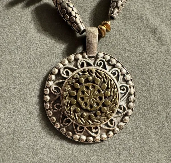 Chicos Chunky Statement Gold Silver Bronze Tone Medallion Necklace - Image 2