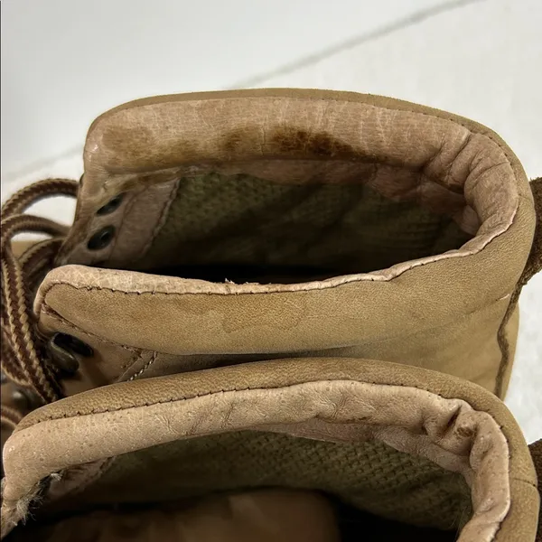 Women’s Bass Hiking Boots – Size 7.5 see pictures for wear - Image 6