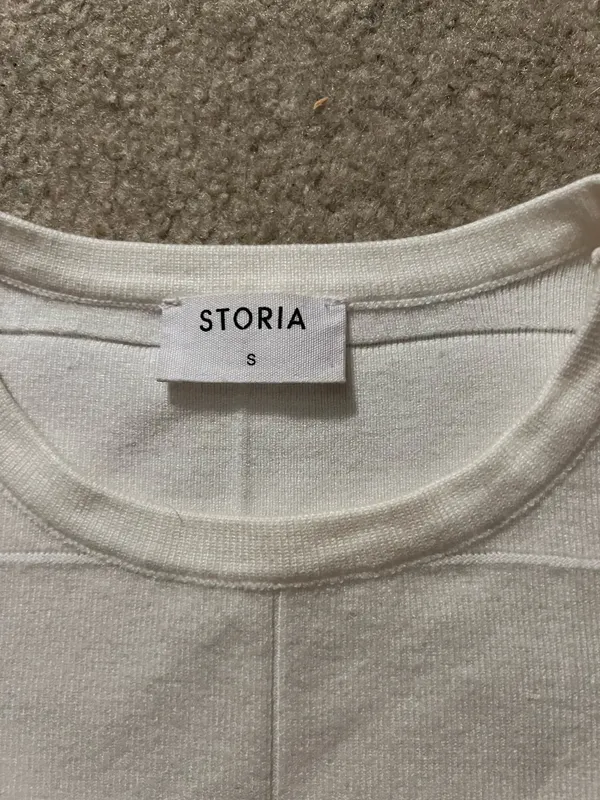 Storia White Crop Top - Image 3